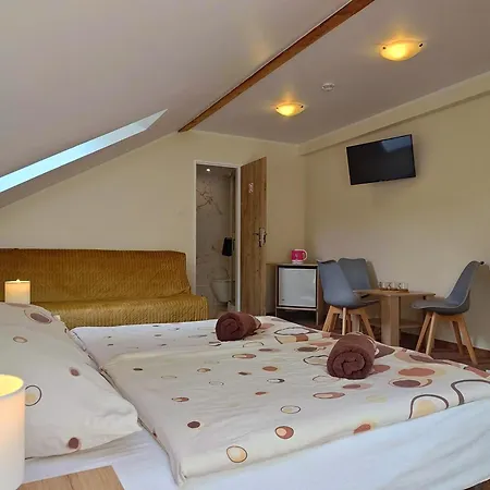 Bed and Breakfast Strzelec 3*